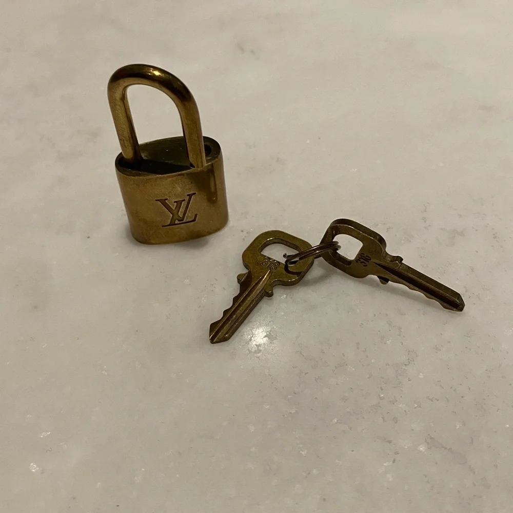 COPY - Louis Vuitton Brass Lock & Key Set - Picture 15 of 16
